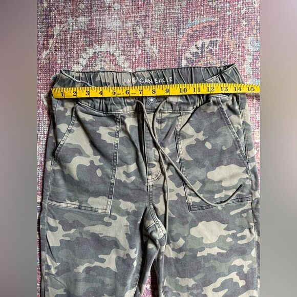 American Eagle Women’s 10 Next Level Stretch Camouflage Jogger Pants - Picture 3 of 9